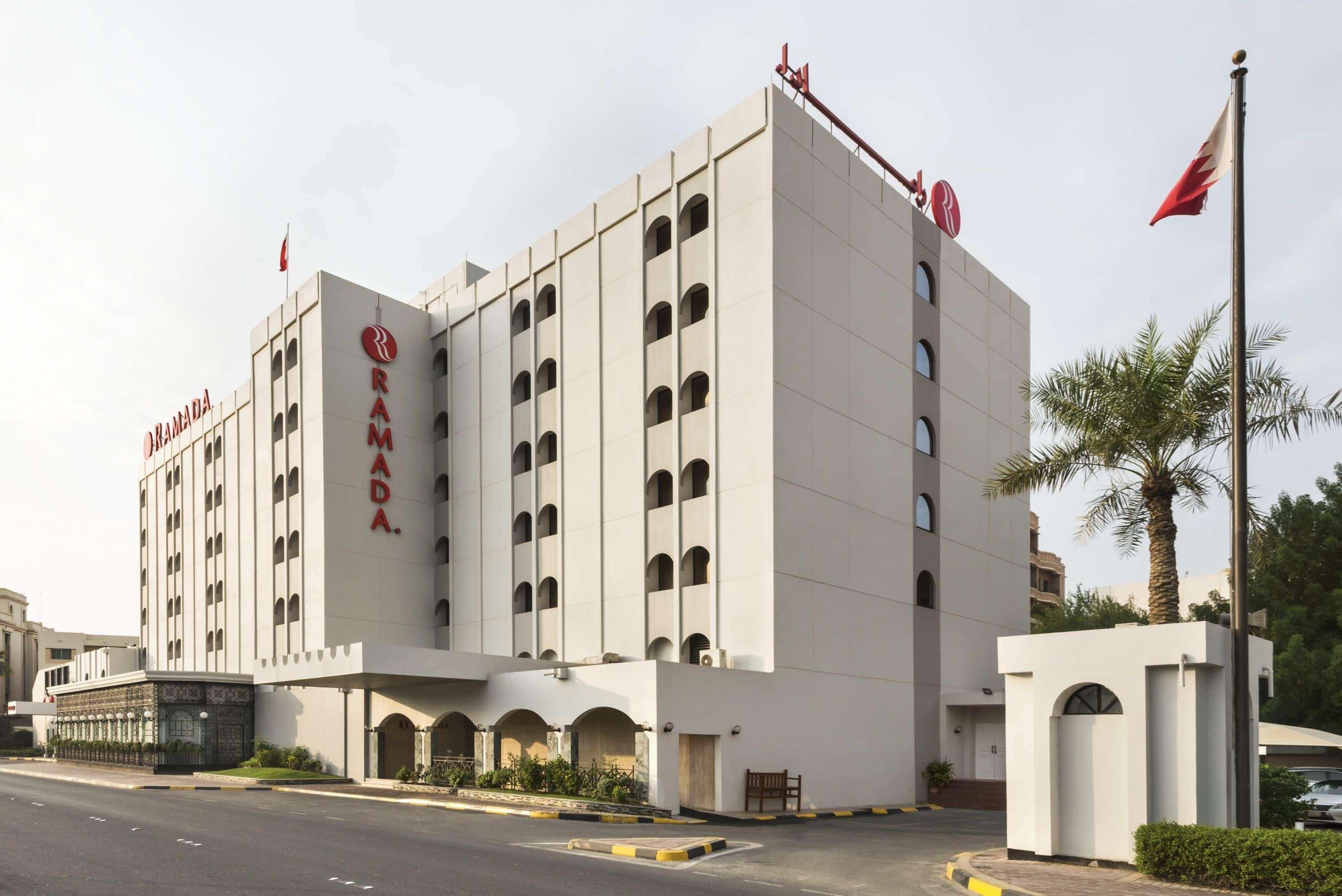 Готель Ramada By Wyndham Bahrain Манама Екстер'єр фото