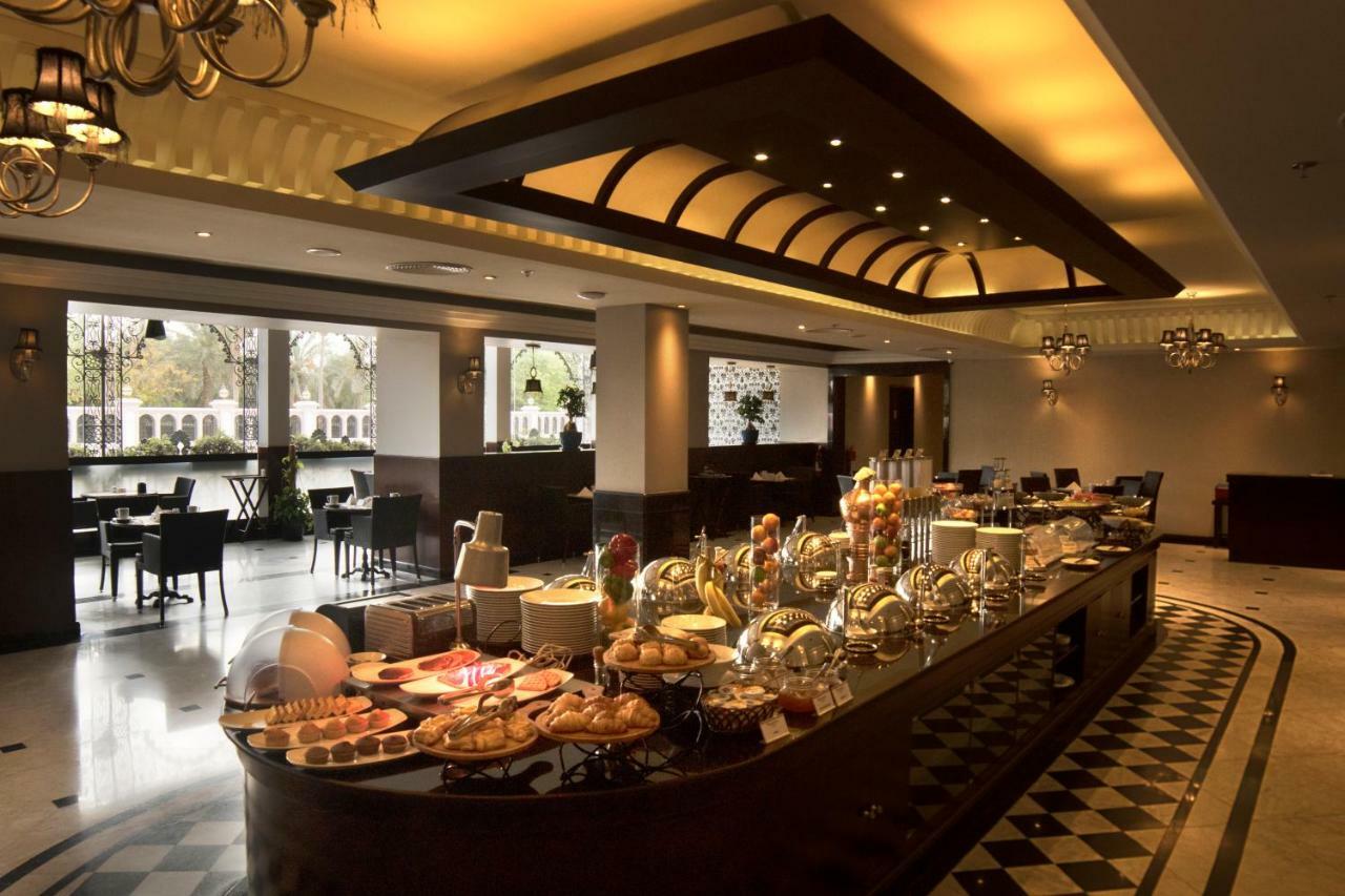 Готель Ramada By Wyndham Bahrain Манама Екстер'єр фото