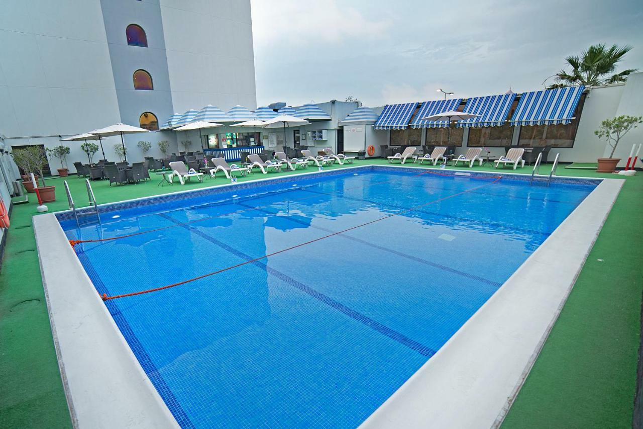 Готель Ramada By Wyndham Bahrain Манама Екстер'єр фото
